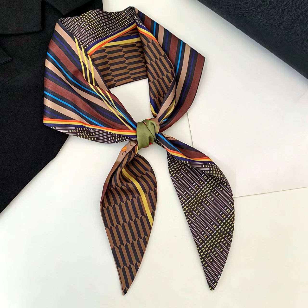 Silk Neck Scarf - ผ้าพันคอไหมพิมพ์ลายหรูหรา ผ้าพันคอไหมทรงยาว ผ้าพันคอผูกผม ผ้าพันคอผูกกระเป๋า ผ้าพันคอผ้าซาติน ผ้าพันคอผืนเล็ก