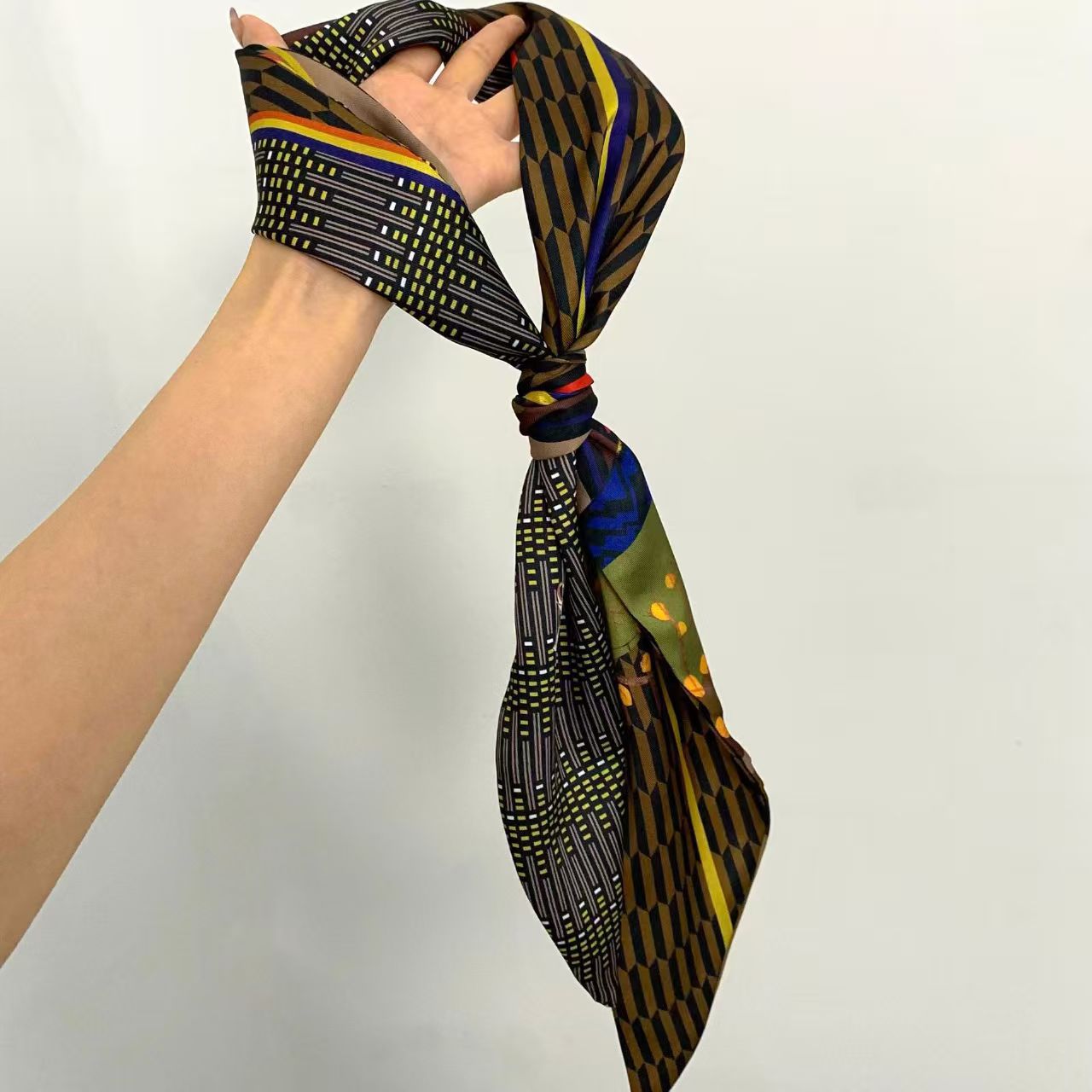 ผ้าพันคอไหมพิมพ์ลายหรูหรา ผ้าพ - Silk Neck Scarf บทวิจารณ์และราคา