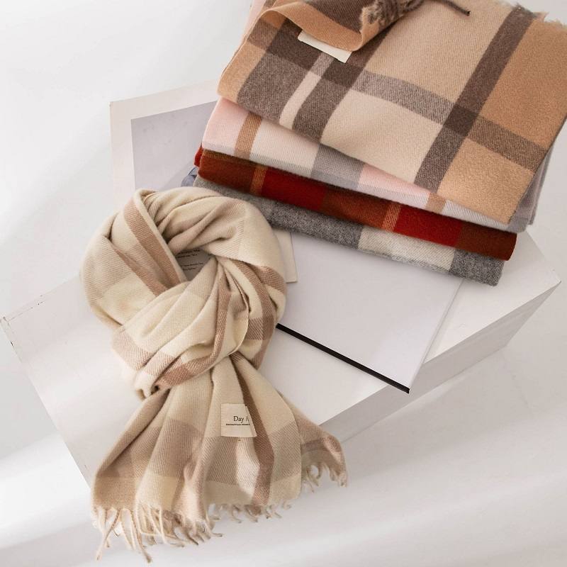 ผ้าพันคอแบบยาว ผ้าฟลีซกันหนาว  - Infinity Scarf Knit บทวิจารณ์และราคา